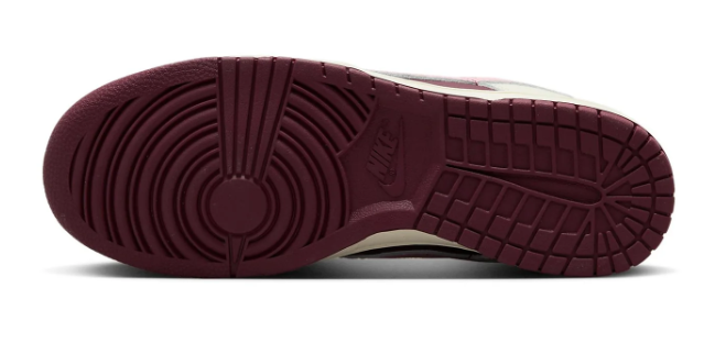 Nike Dunk Low Premium Sneakers – Valentine's Day 2023